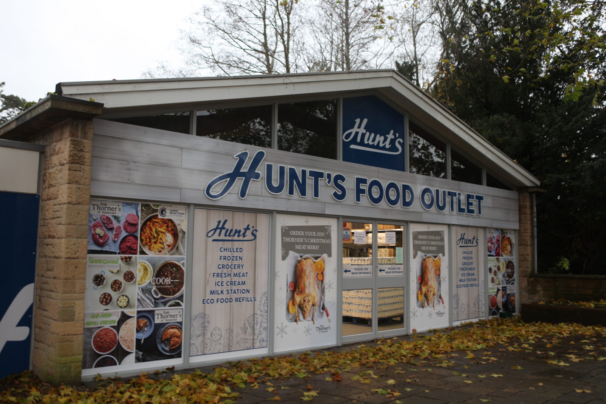 HUNT'S FOOD OUTLET FRONT OF STORE, DIGBY ROAD, SHERBORNE BFFF